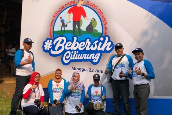 Bersihkan Sungai Ciliwung, Suzuki Kerahkan Karyawannya