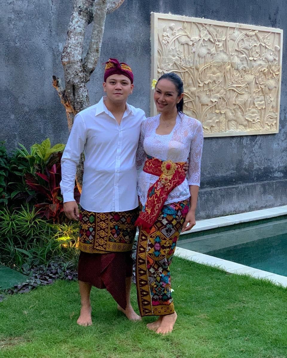 10 Potret Kece Egat Sacawijaya, Kekasih Baru Kalina Ocktaranny