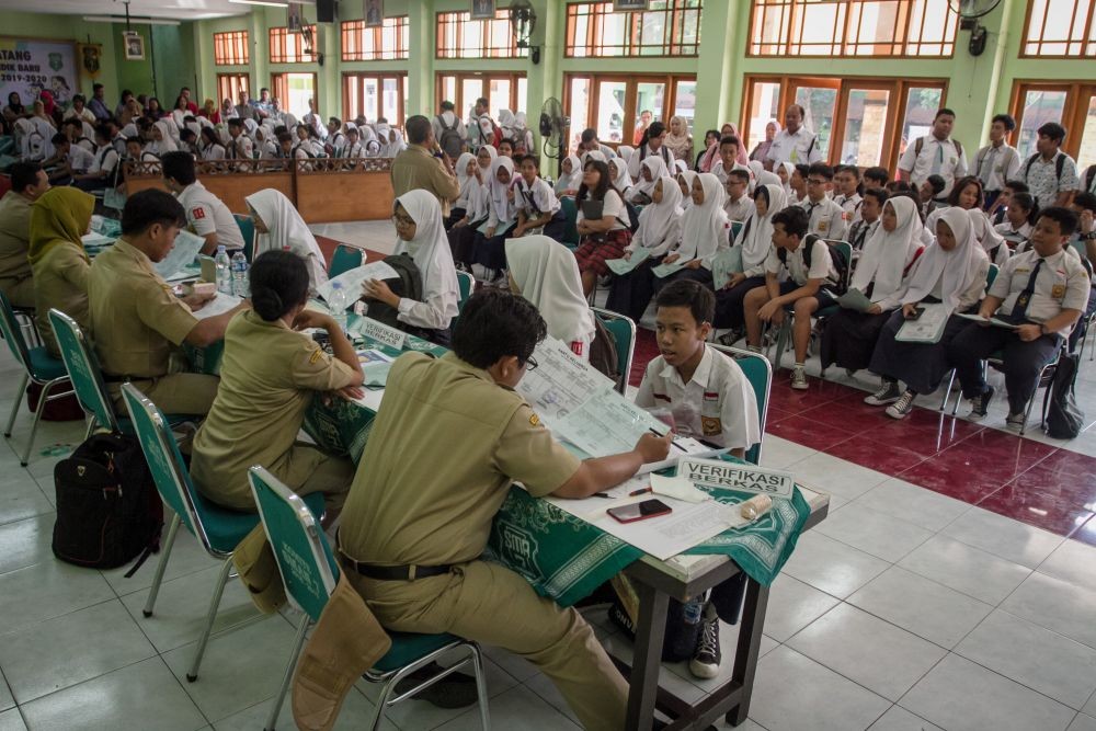 Hari ini Calon Siswa SMP di Denpasar Berlomba Daftar PPDB Zona Kawasan