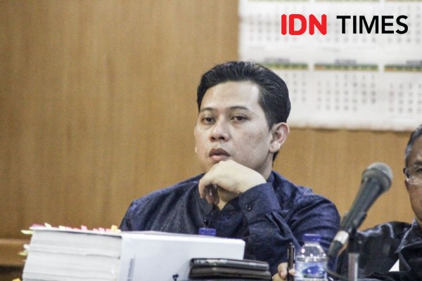 Peras Kepala Sekolah, Mantan Bupati Cianjur Dituntut 8 Tahun Penjara