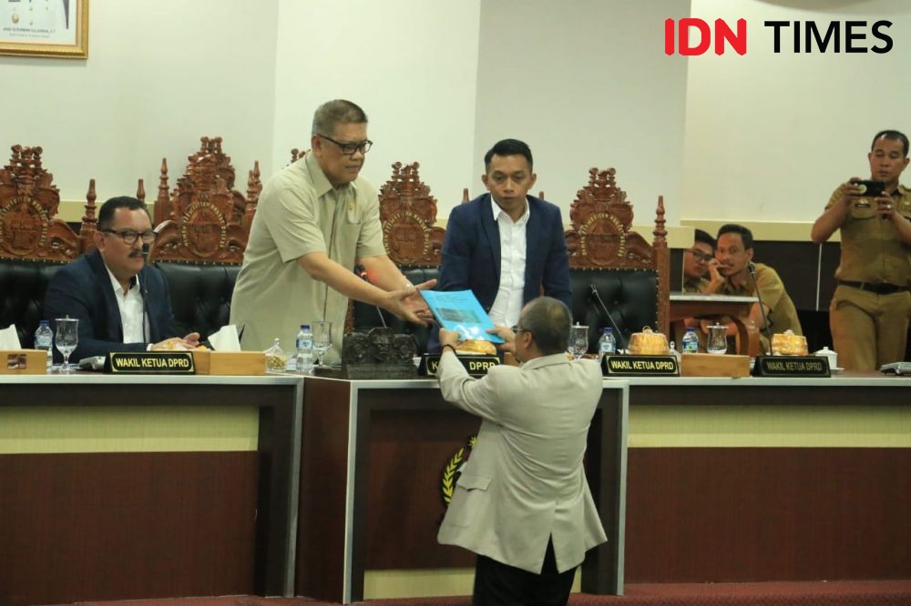 Paripurna DPRD Ditunda, Kadir Halid Ancam Bakar Laporan Angket  