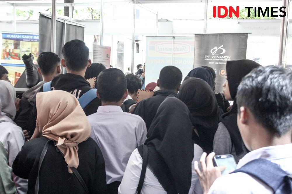 [FOTO] Melihat Membludaknya Para Pencari Kerja di Kota Bandung