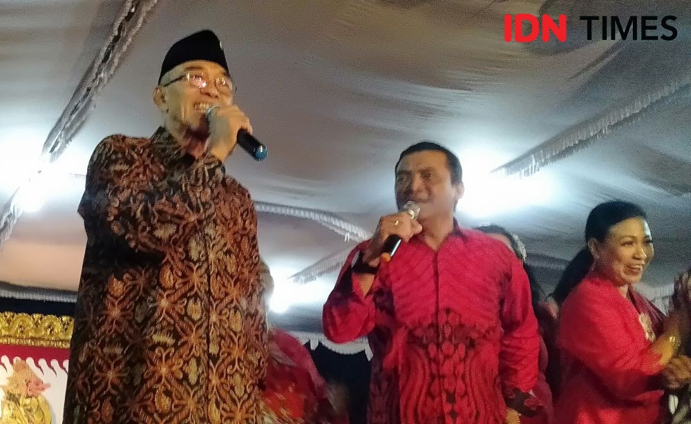 Nufi Wardhana Hipnotis Penonton Lanterue Festival 2019 Di Pantai Depok