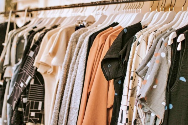 10 Fashion Item yang Tak Pernah Lekang Oleh Waktu, Wajib Punya!