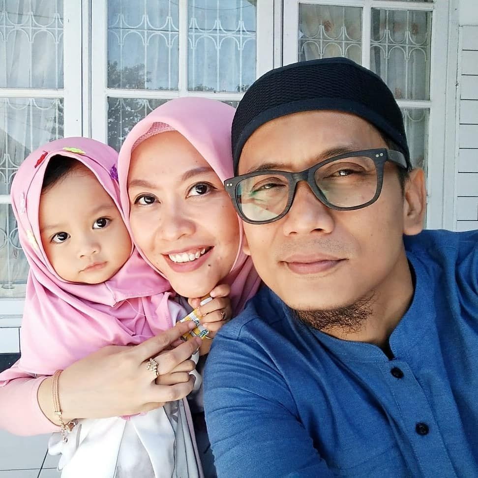 Lahiran Anak Kedua, 10 Potret Kenangan Cindri dan Bani 'Seventeen'