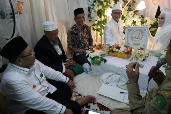 Ismunandar Dan Kasmidi Jadi Saksi Akad Nikah Anak Camat