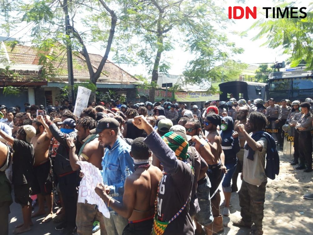 Bentrok dengan Polisi saat Akan Aksi, 6 Mahasiswa Papua Sempat Ditahan
