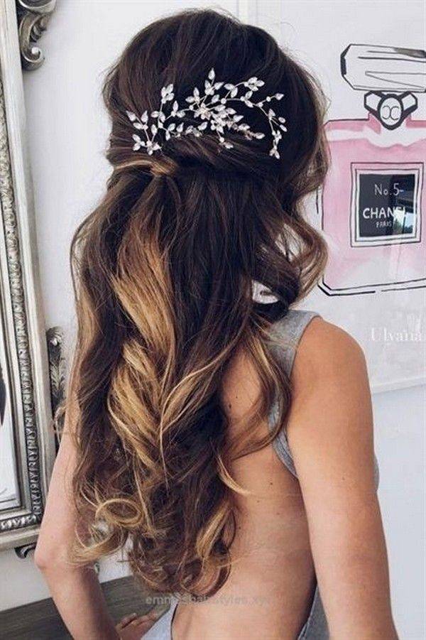 10 Inspirasi Gaya Rambut Half Updo Untuk Hairstyle Resepsi Pernikahan