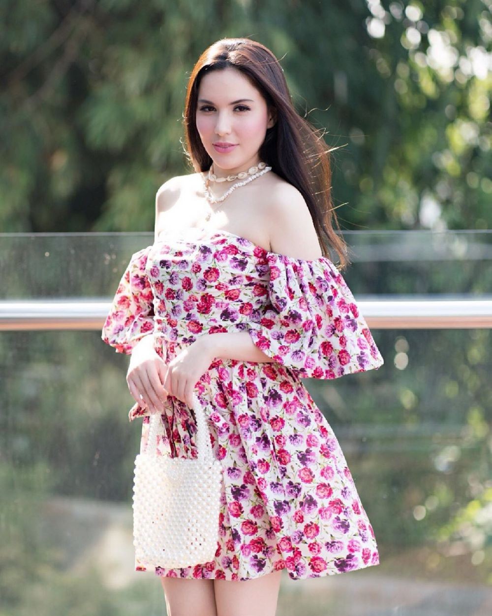 Mirip Raisa, Ini 10 Potret Body Goals Sally Adelia