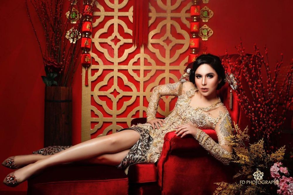Mirip Raisa, Ini 10 Potret Body Goals Sally Adelia