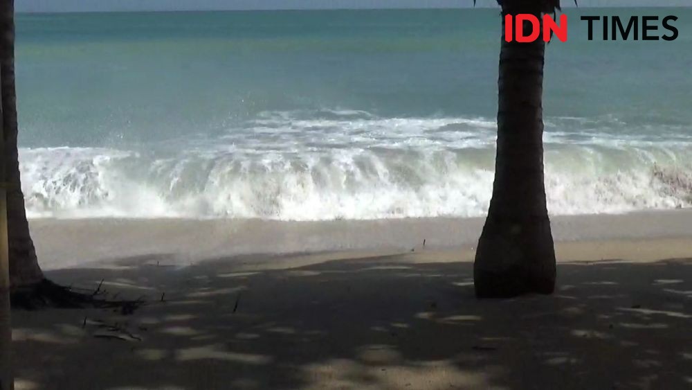 Waspada! Ombak Pantai di Bali Selatan Tinggi Hingga 3 Hari ke Depan