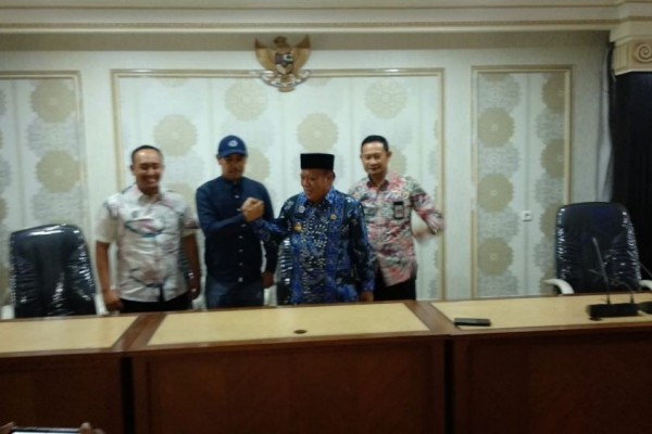 Resmi, Persela Datangkan Nil Maizar Gantikan Aji Santoso