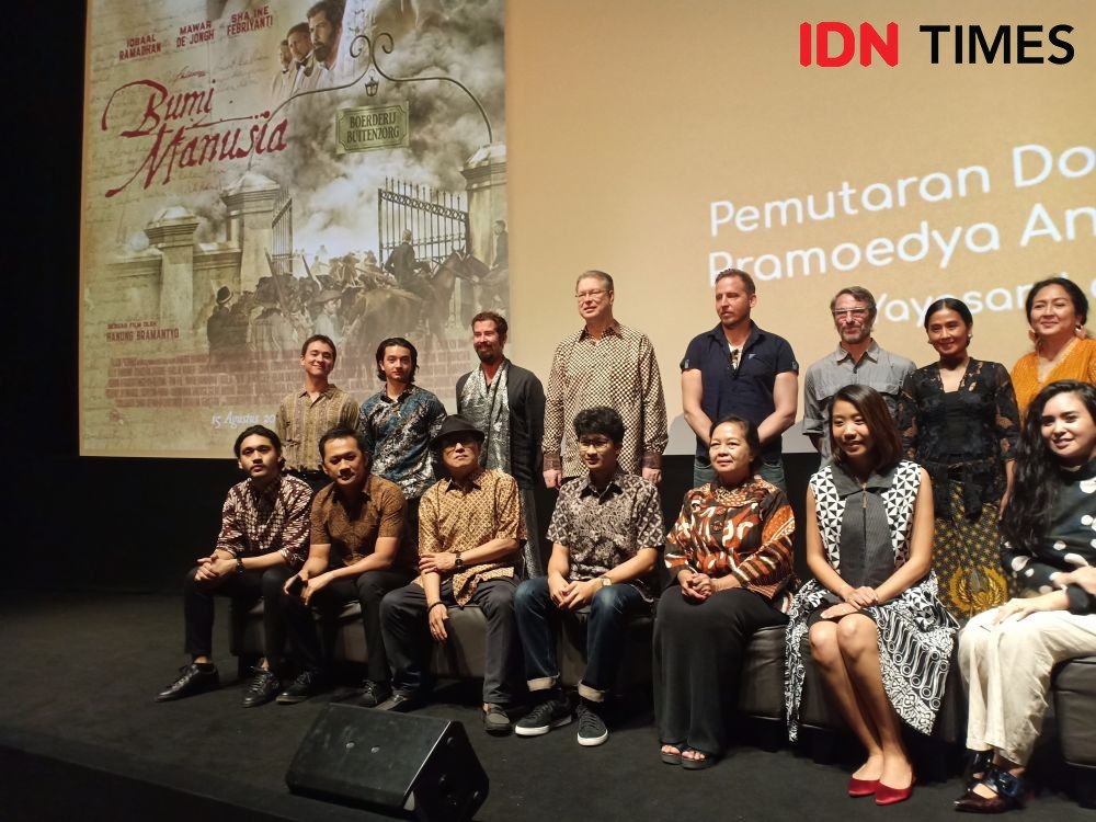 Siapa yang tak kenal dengan sastrawan Indonesia 10 Fakta Film Bumi Manusia Perburuan yang Akan Rilis Bersamaan