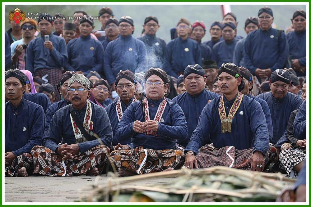 Nama Pakaian Adat Yogyakarta Adalah - Baju Adat Tradisional