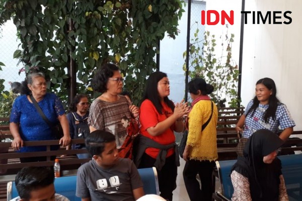 Ibu-ibu Korban Penipuan: Tega Kau Rahmad Menipu Kami