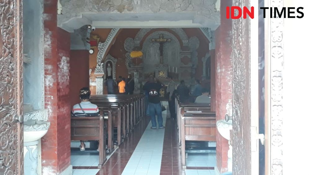 Pria di Denpasar Mendadak Menangis dalam Gereja dan Merusak Barang