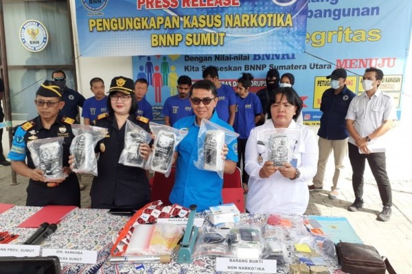 BNN Sumut Tangkap 2 Warga Malaysia Selundupkan 6 Kilogram Sabu