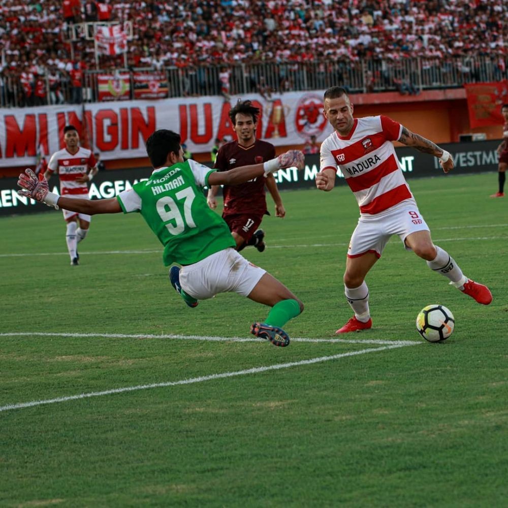 Madura United Vs PSM, Lima Pertemuan Terakhir Didominasi Sape Kerrab