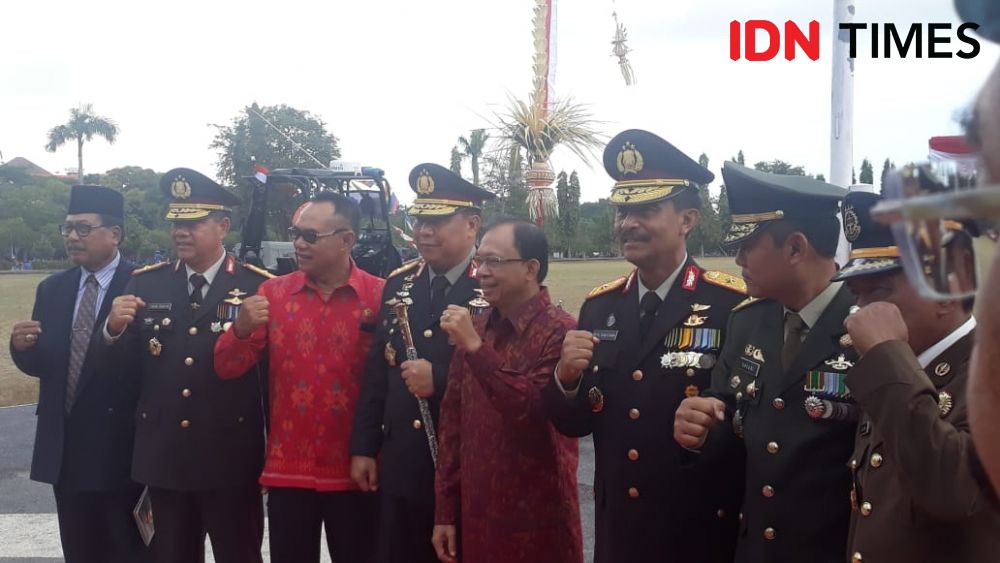 Gubernur Bali Janji Tertibkan Turis Asing yang Berkelakuan Aneh