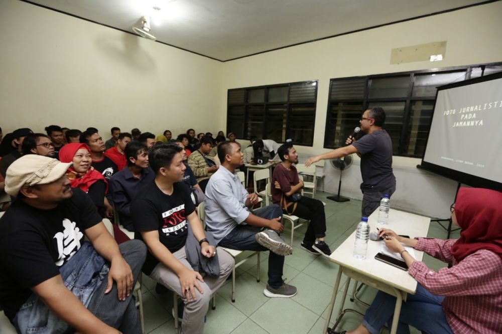 Beawiharta Berbagi Pengalaman tentang Liputan Perang di Afghanistan