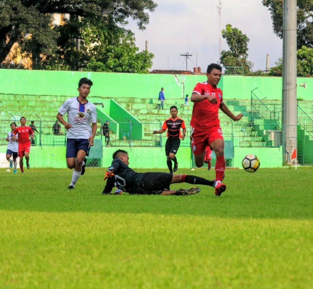 Arema FC Ingin Manfaatkan Kondisi Tak Stabil Semen Padang 