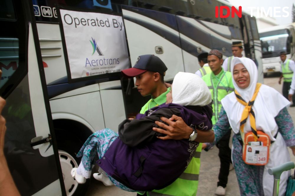 Jemaah Haji Kloter I Medan Berangkat, Edy Rahmayadi Ikut Menangis