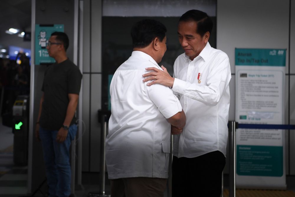 Jokowi-Prabowo Bertemu di MRT, PDIP: Sekarang Tak Ada lagi 01 atau 02