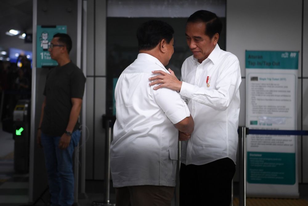 Jokowi-Prabowo Bertemu di MRT, PDIP: Sekarang Tak Ada lagi 01 atau 02