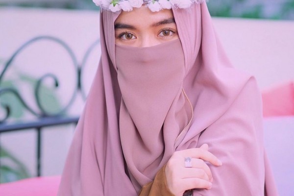 Sering Dikira Istri Taqy Malik, Ini 10 Potret Memesona Wafiq