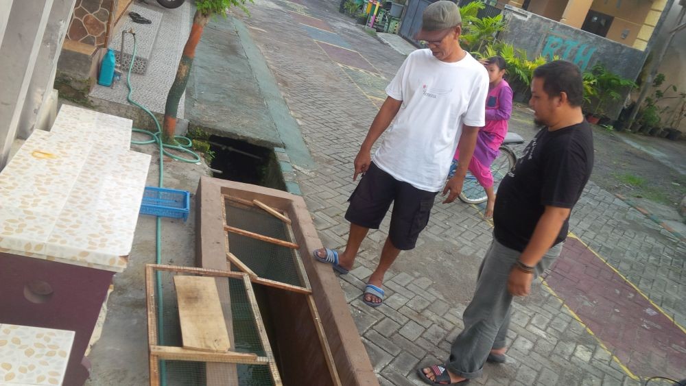 Novian, Pemuda Banyuwangi yang Jual Kopi Bayar dengan Sampah
