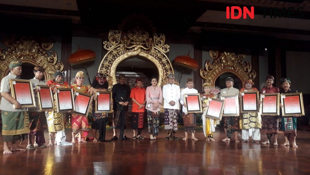 11 Seniman Bali  Berbakat Yang banyak Menggocek Prestasi 