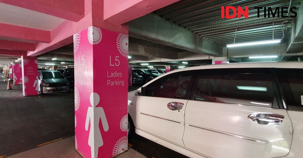 Kontroversi Ladies Parking, Perlukah Parkir Terpisah?