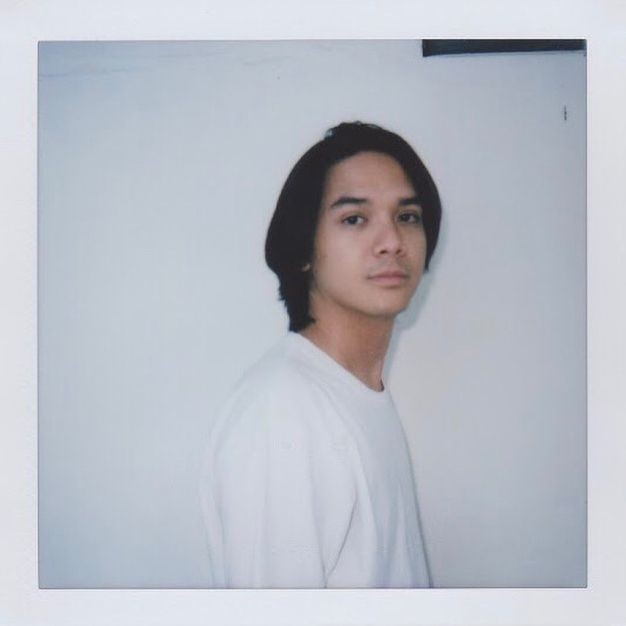 Tampil dengan Rambut Gondrong, 10 Pesona Baskara Mahendra ...