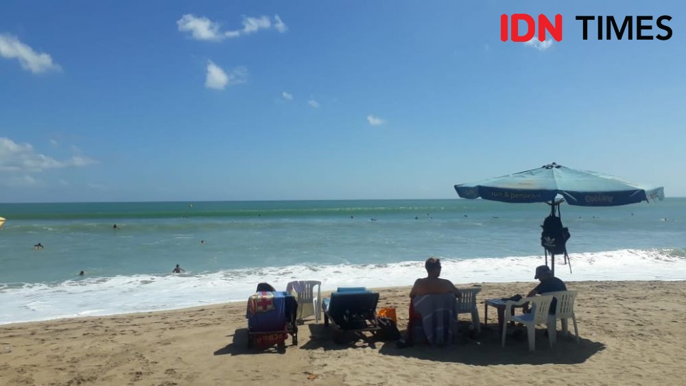 Selain Dingin, Bali Dilanda Angin Kencang dan Gelombang Tinggi