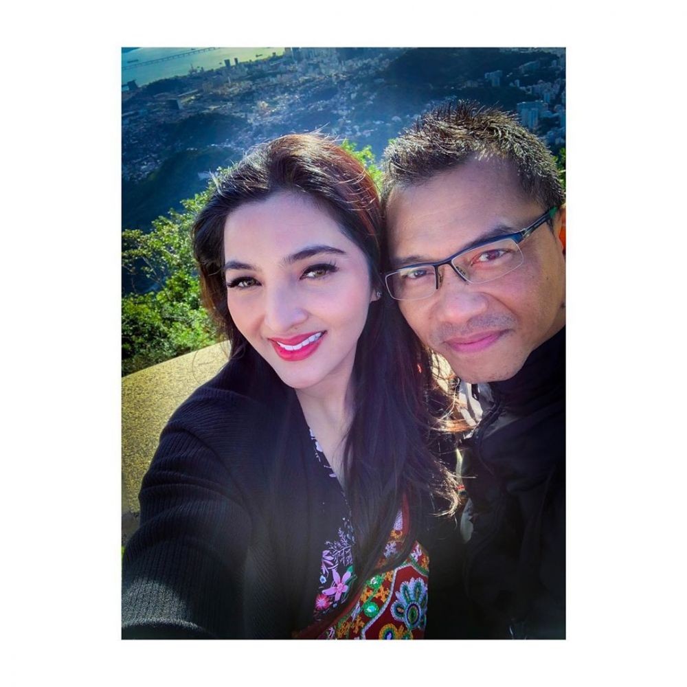 10 Potret Bahagia Anang & Ashanty Saat Liburan di Brasil, Mesra Abis!