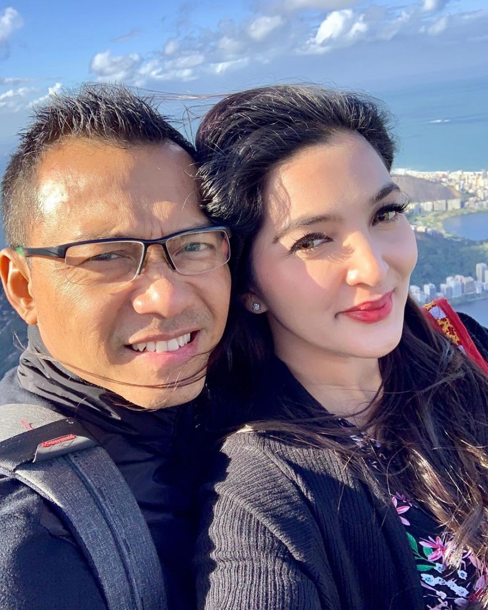 10 Potret Bahagia Anang & Ashanty Saat Liburan di Brasil, Mesra Abis!