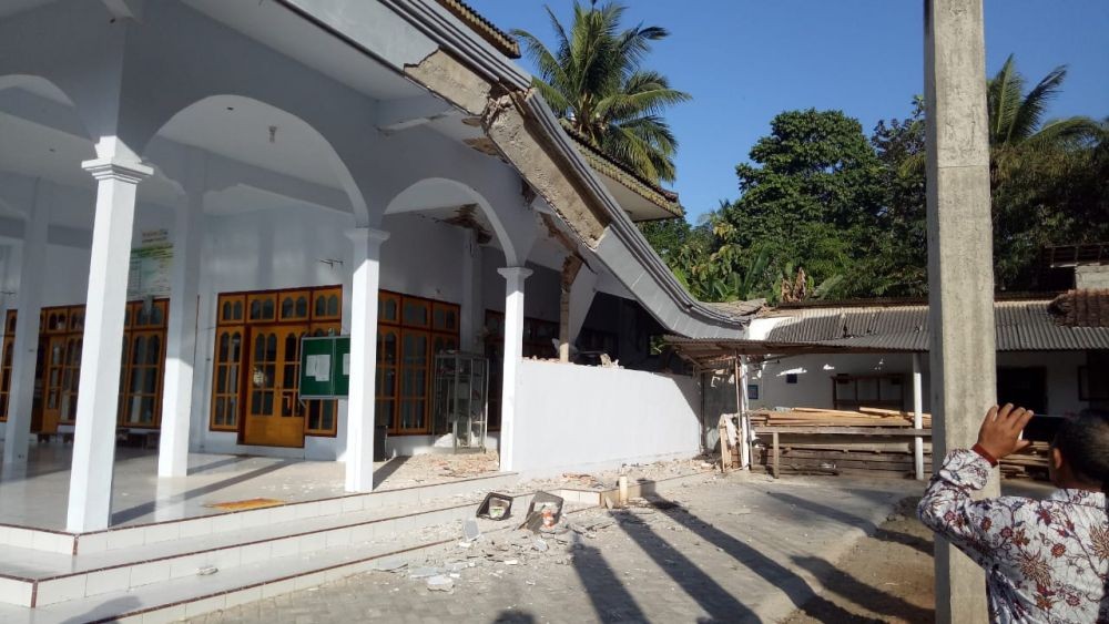 Gempa Magnitudo 6 di Bali, Atap Bangunan di Banyuwangi Roboh