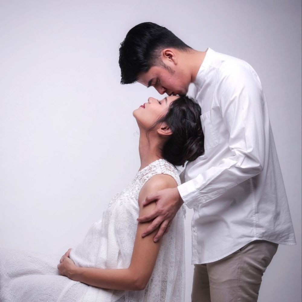 10 Potret Romantis Amanda Zevannya & Gideon Simanjuntak, Mesra Banget!