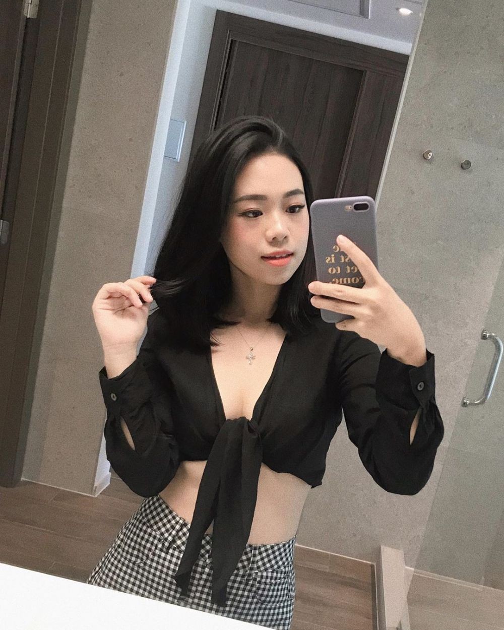 Ini 7 Inspirasi Hot Mom Style Ala Beauty Enthusiast Molita Lin