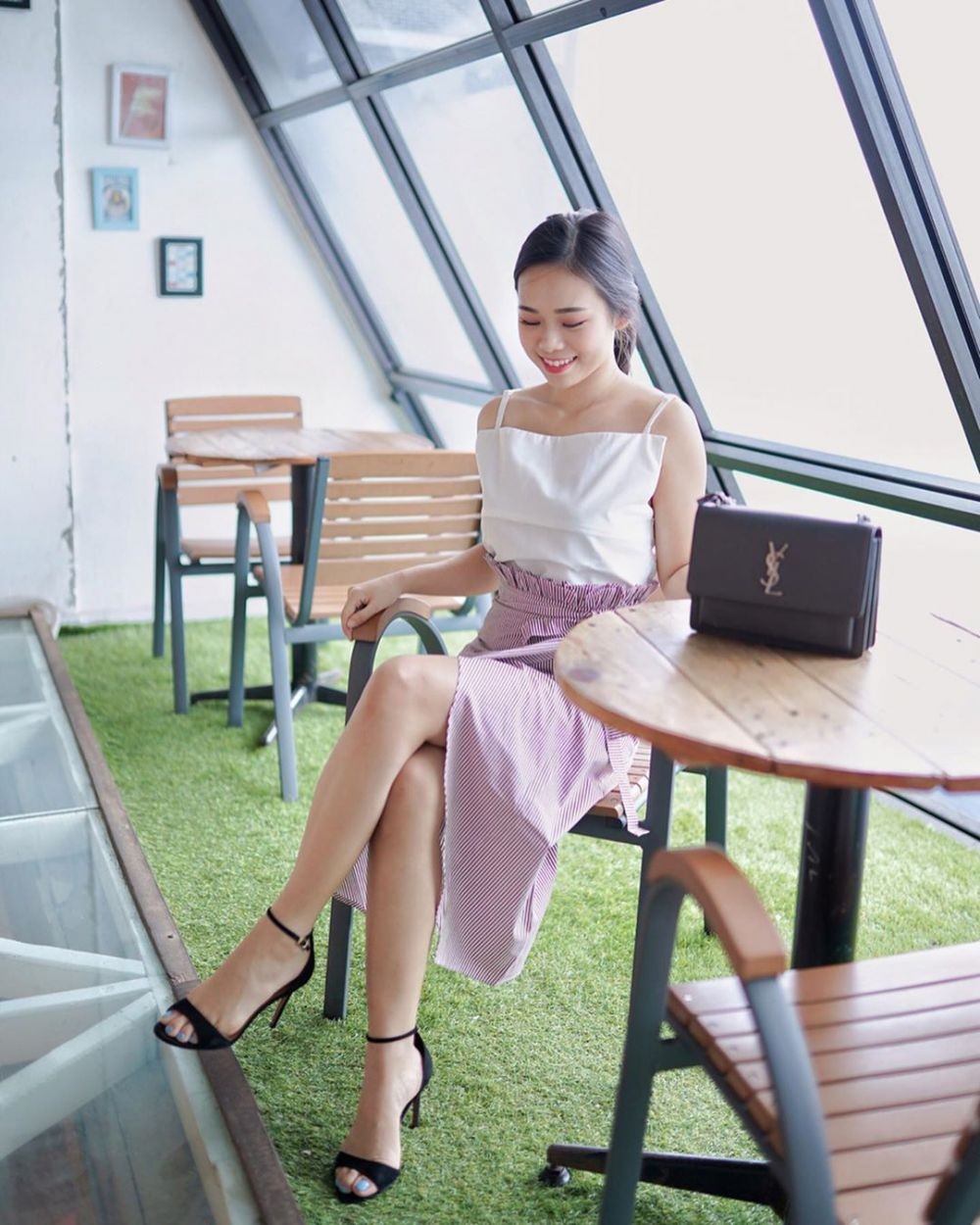 Ini 7 Inspirasi Hot Mom Style Ala Beauty Enthusiast Molita Lin
