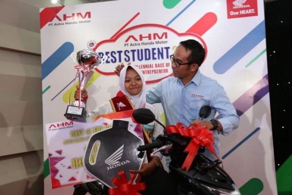 Honda Cari Pelajar Kreatif, Peduli dan Percaya Diri Membangun Negeri