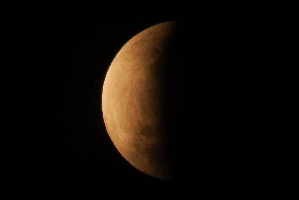 Pasang 3 Teropong, Gerhana Bulan Total Bisa Dilihat dari UIN Semarang