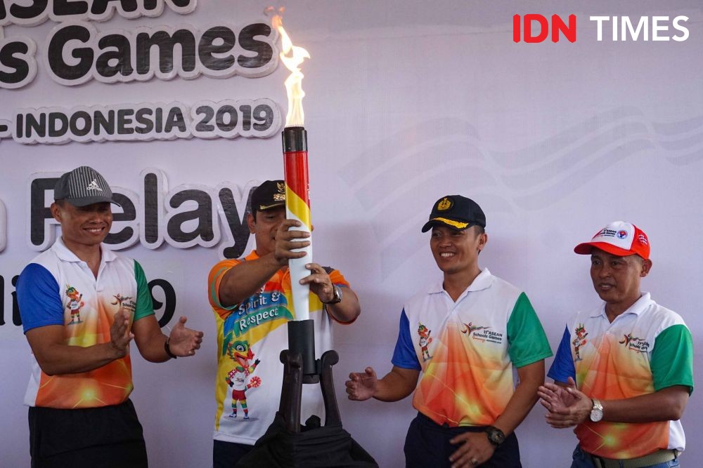 [FOTO] 10 Potret Arak-arakan Torch Relay ASEAN School Games 2019