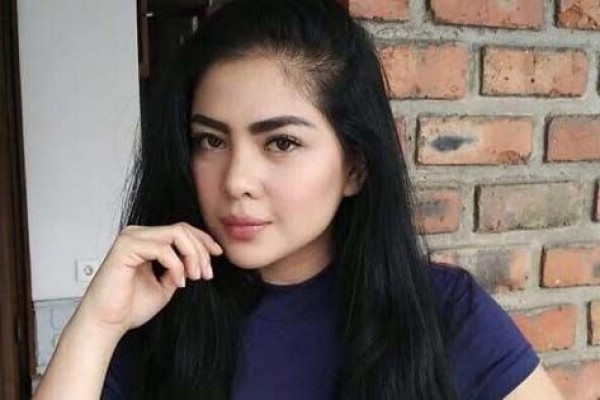 Main di Film Horor Kutuk, 10 Pesona Vitta Mariana Pemeran Gendis