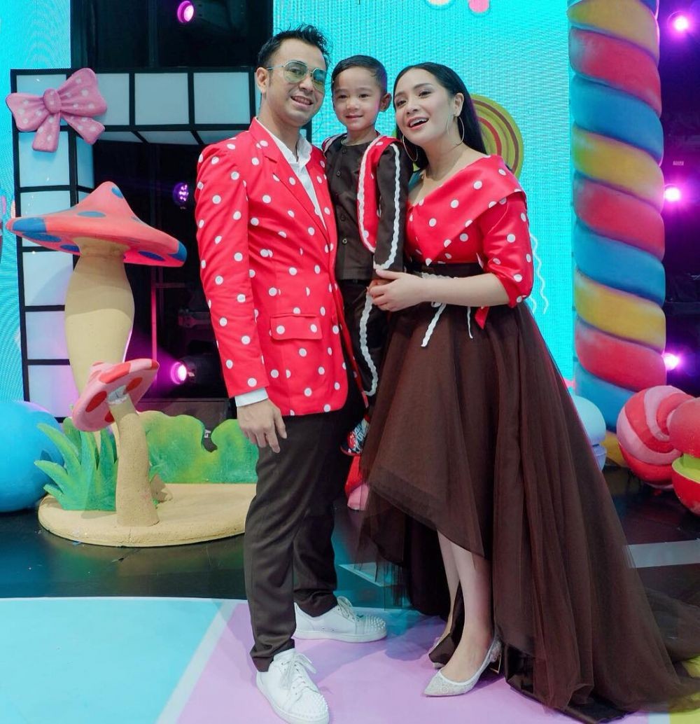 8 OOTD Kompak dan Hits ala Keluarga Raffi Ahmad Nagita  