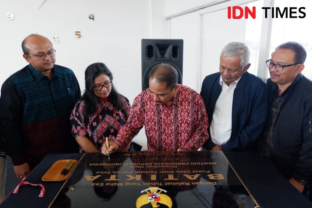 Menpar Arief Yahya Tercengang Lihat Keindahan Kreasi Batikta