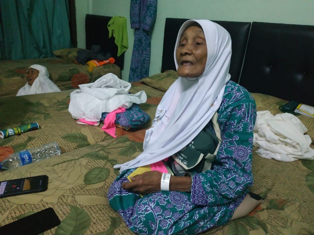 Disabilitas dan Berekonomi Terbatas, Nenek Sarmi Tetap Semangat Haji