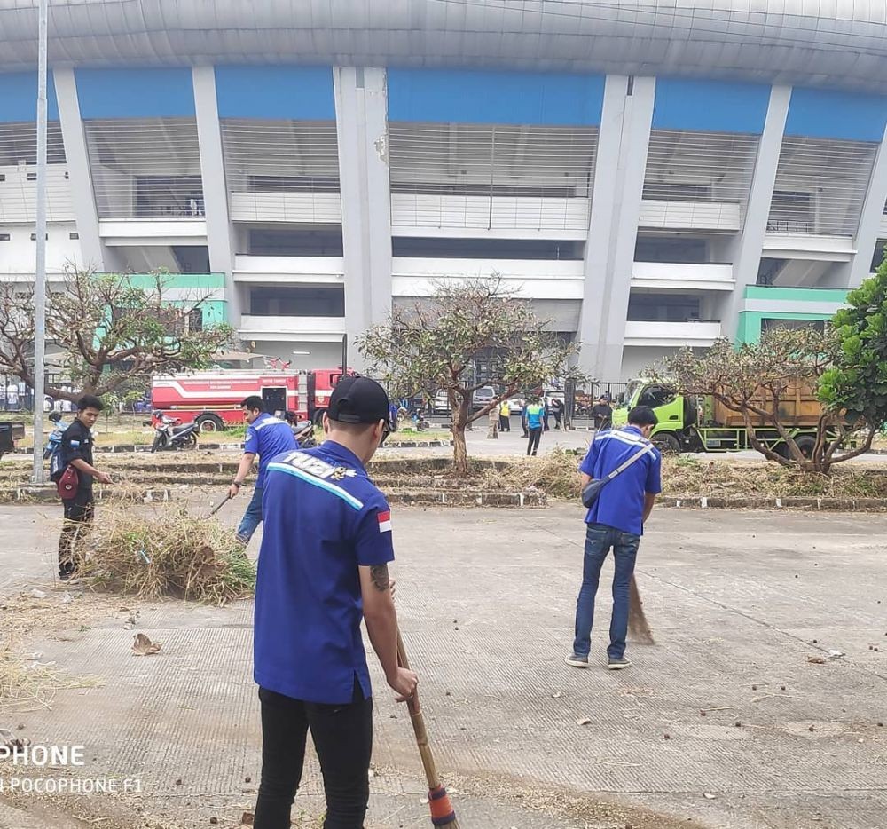 Ingin Digunakan, Pemkot Bandung Uji Coba Kursi Penonton Stadion GBLA