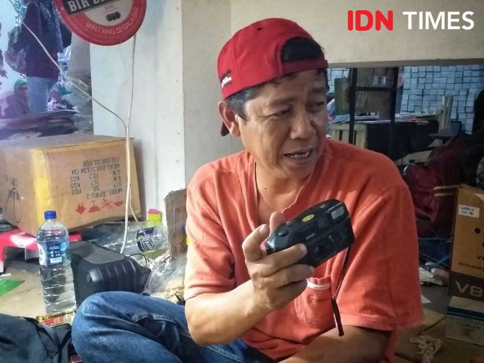 Kamera Saku Jadul di Pasar Kangen Jogja Laris Manis 