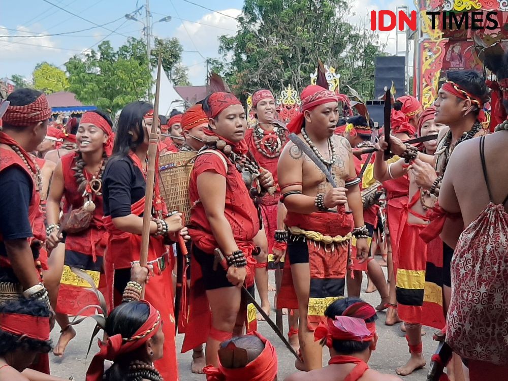 7 Tarian Kalimantan Barat Unik